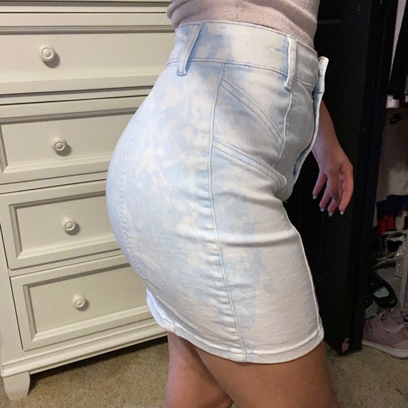 skirt - Picture 2 of 2